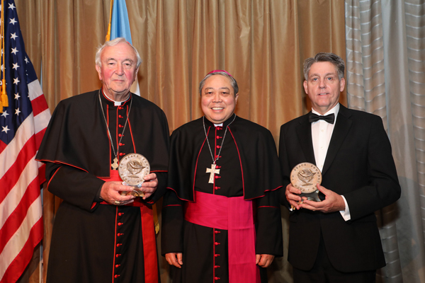 Path to Peace Gala Attendees Honor the Santa Marta Group